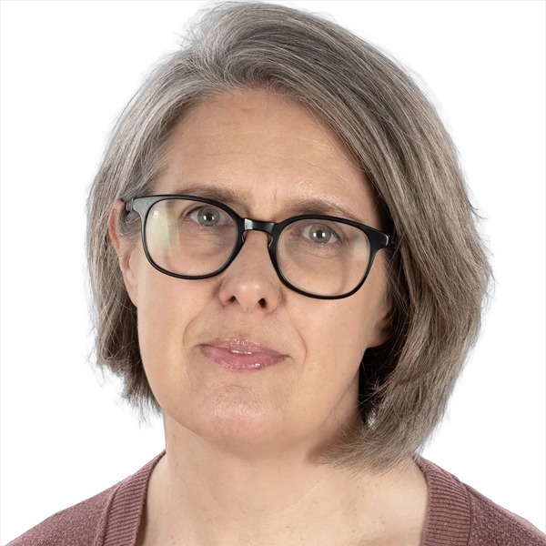 Speaker Dr Theresa Barnes FRCP